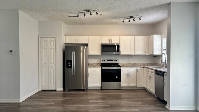 Building Photo - 2105 Cole Trail