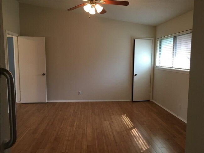 Building Photo - 1705 Pebble Brook Dr