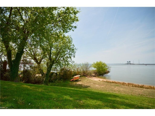 Primary Photo - Bridgeview Manor