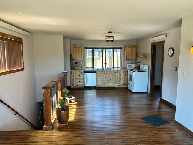 Building Photo - 1 bedroom with office in Black Forest