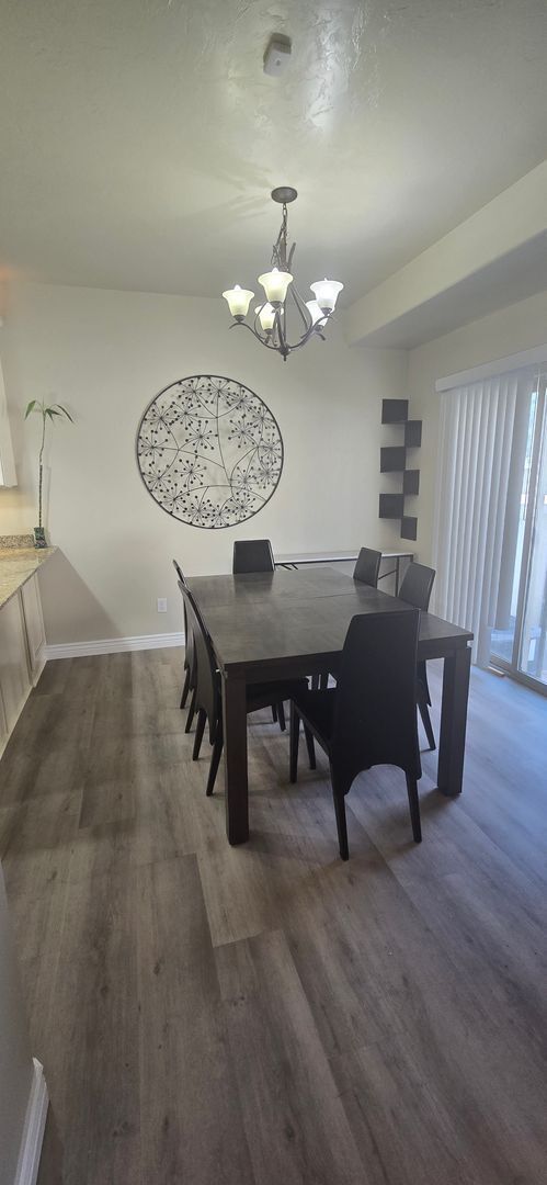 Building Photo - Beautiful 3 Bed 3.5 Bath in Riverton!!