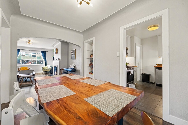 Building Photo - 3030 Monroe St