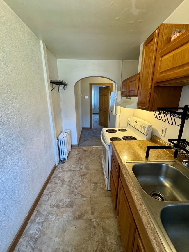 Building Photo - 732 Idlewood Ave