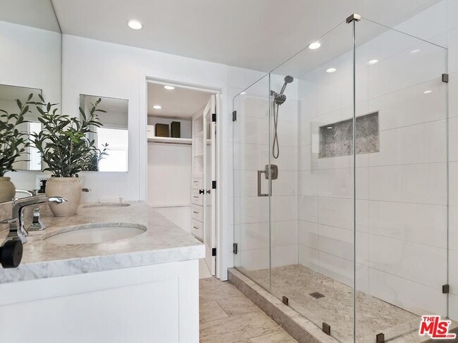 Building Photo - 11874 S Beach Club Way