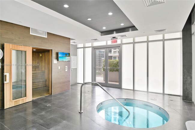 Amenities - 55 SE 6th St