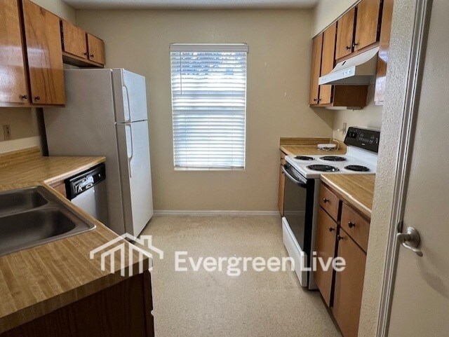 Building Photo - 102 Swing Ct