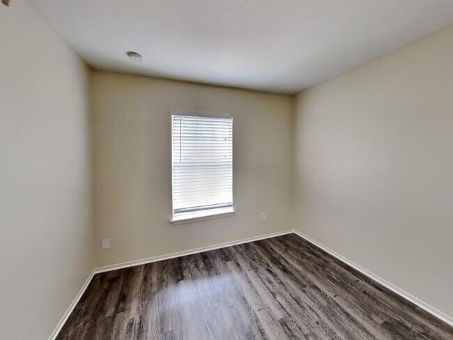 Building Photo - 15003 Cypress Falls Dr