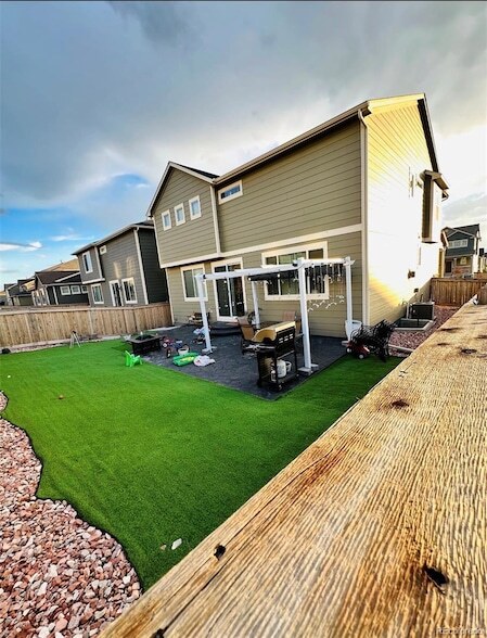 Building Photo - 9342 Salida St
