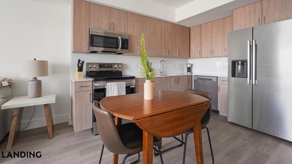 Building Photo - 1025 E 25th St