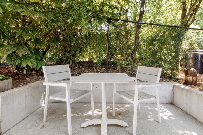 Building Photo - 6824 N Catlin Ave