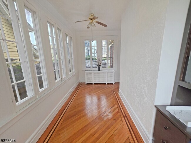 Building Photo - 86 Keer Ave
