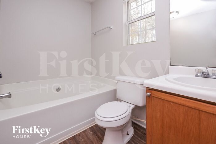 Building Photo - 732 Four Winds Ln