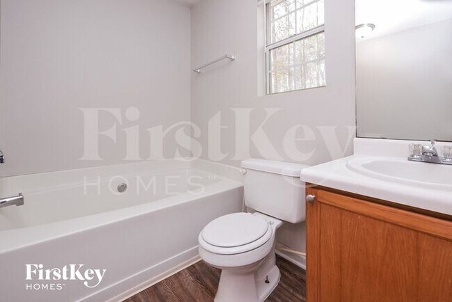 Building Photo - 732 Four Winds Ln