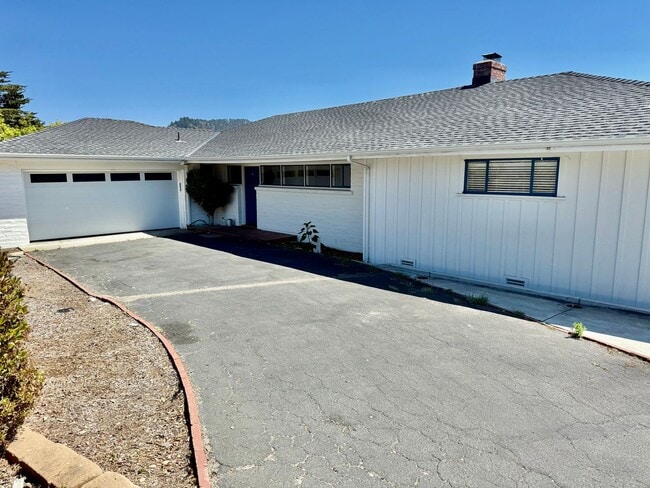Building Photo - Hatton Fields Retreat with Guest Suite and...
