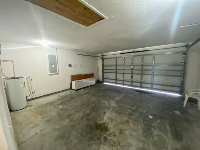 Building Photo - House for rent