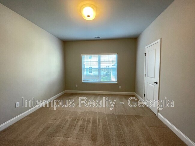 Building Photo - 970 Shelnutt Dr