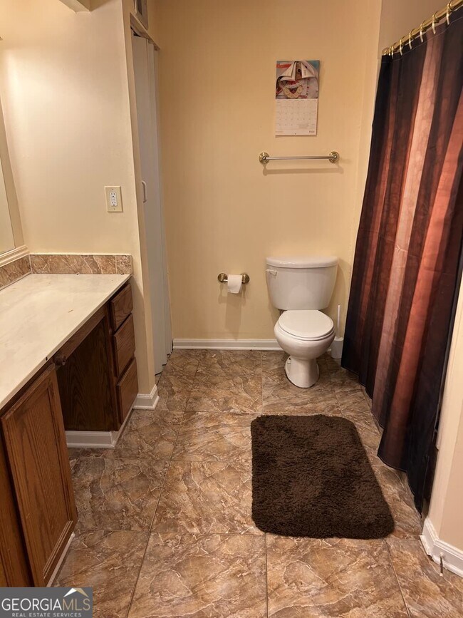 Building Photo - 4262 Parkview Ct