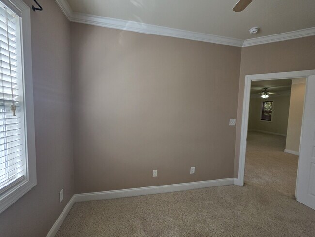Building Photo - Spacious 4-Bedroom Home for Rent in Kings Grant Fayetteville – 15 Minutes from Fort Bragg