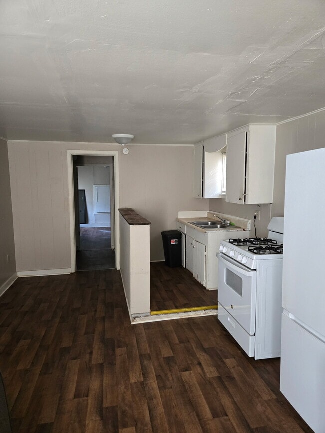 Building Photo - 1512 1/2 Chandler St