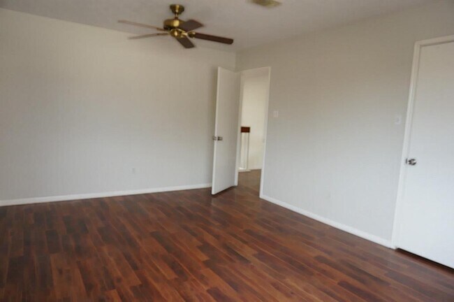 Building Photo - 1511 Bradney Dr