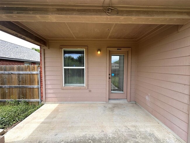 Building Photo - 202 Lucky Clover Ln