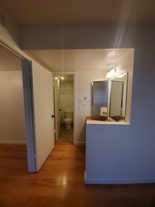 Building Photo - Ground level 2 bed/2 bath condo- Guadalupe & Country Club