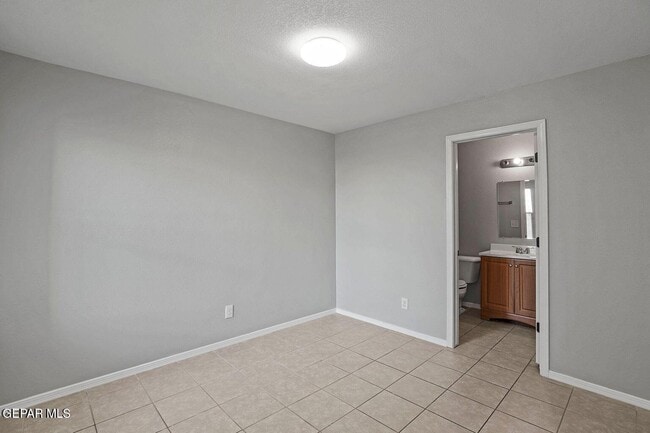 Building Photo - 6325 Geiger Ave