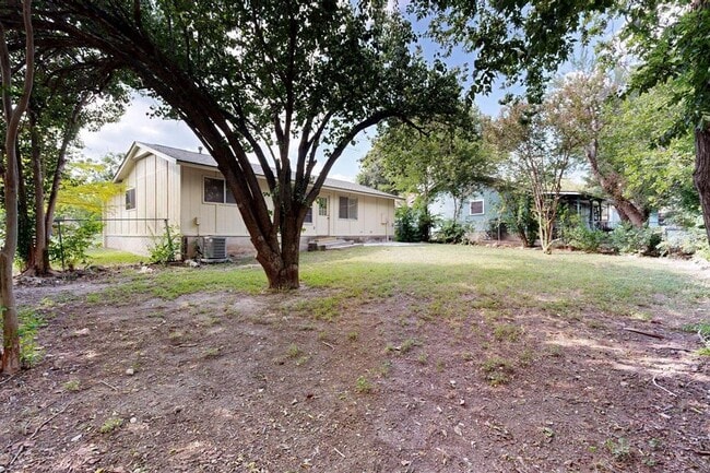Building Photo - 6605 Bluestone St