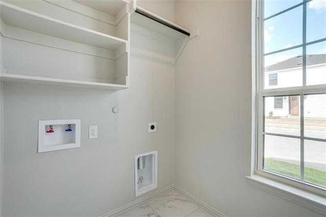 Building Photo - 1217 Lamar Dr