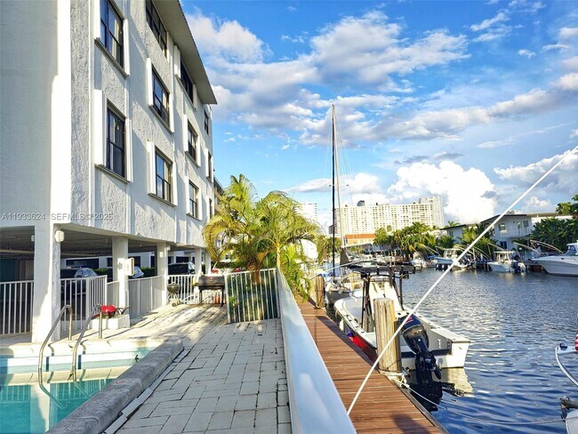 Building Photo - 3702 NE 171 St