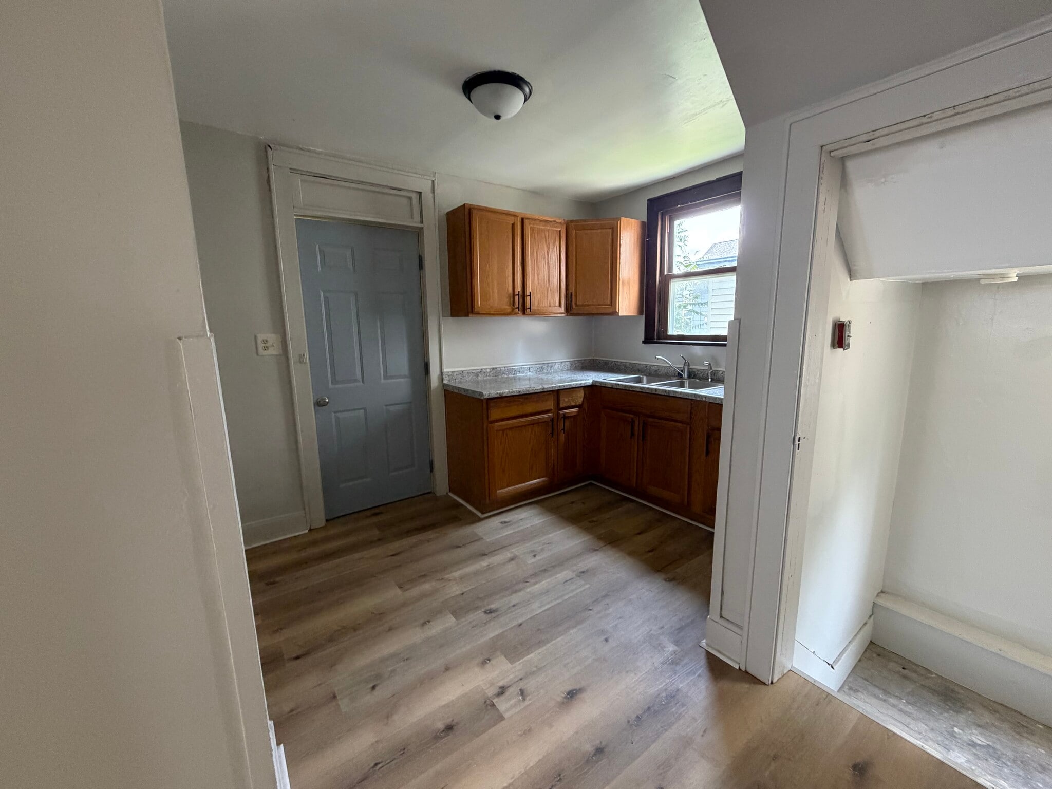 Kitchen - 20 W Williams Ave