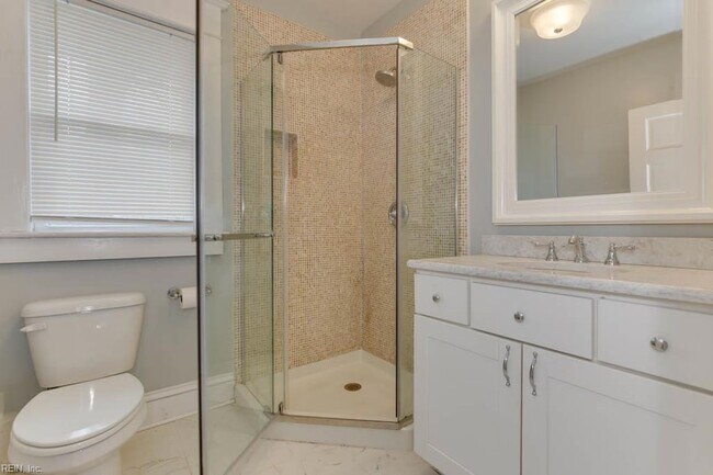 Building Photo - 615 W 34th St