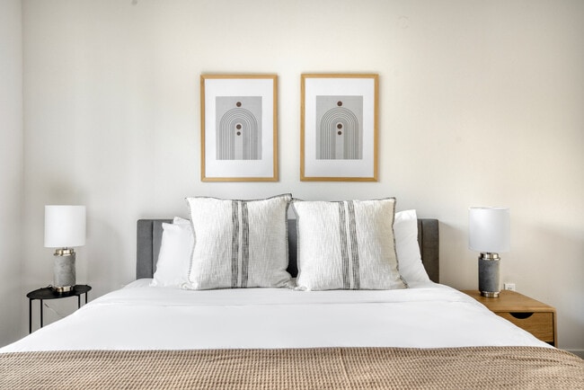 Building Photo - 650 E Capitol Ave