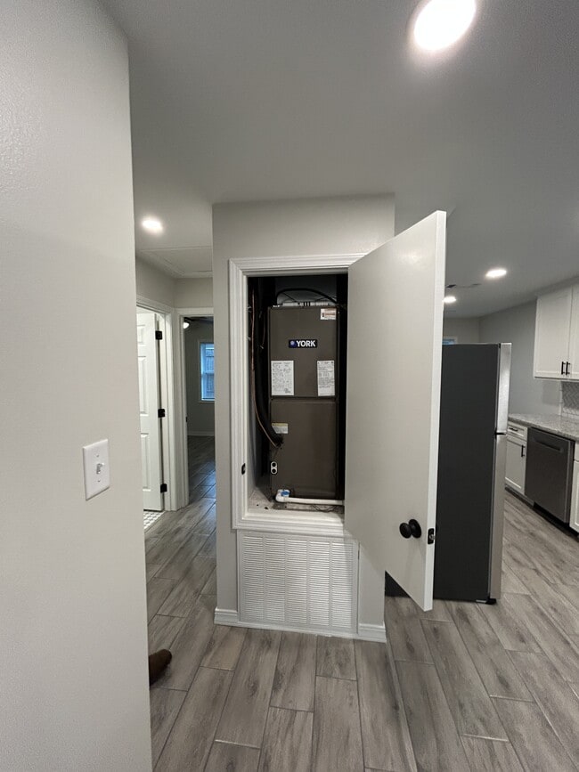 Building Photo - 2515 Kavanaugh Rd