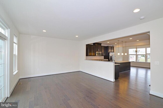 Building Photo - 10684 Viewmont Ln