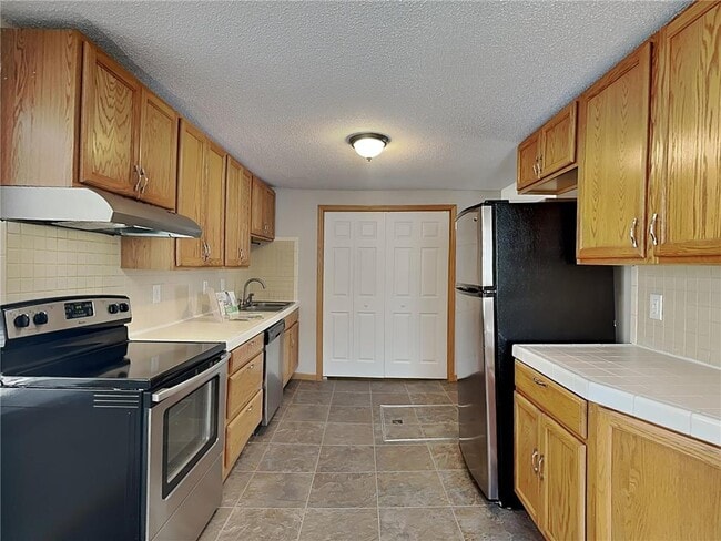 Building Photo - 123 4th Ave E