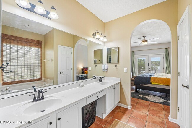 Building Photo - 1629 Sandy Springs Dr