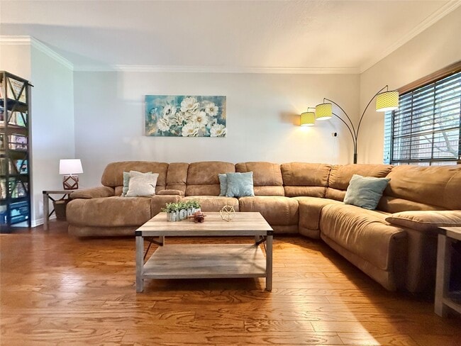 Building Photo - 42 Village Knoll Pl