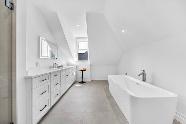 Building Photo - 57 Grampian Way