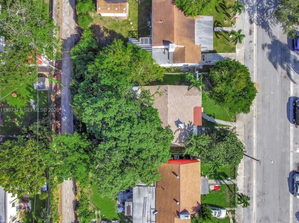 Building Photo - 547 NW 49th St