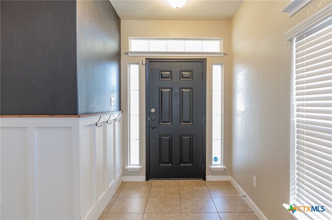 Building Photo - 146 Linden Ln