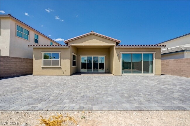 Building Photo - 11831 Giroma Ave