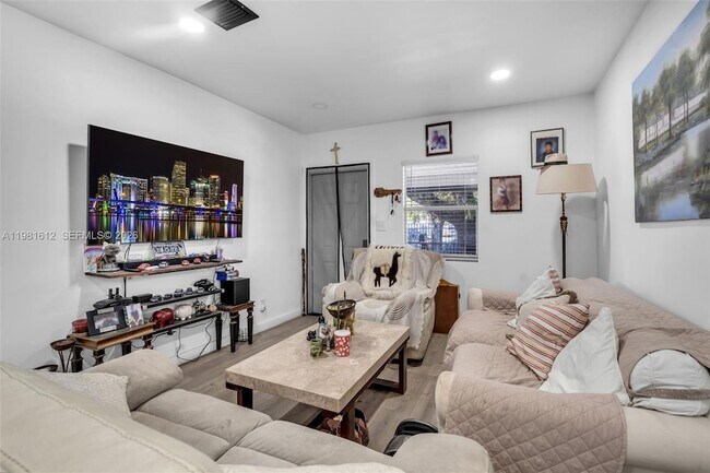 Building Photo - 3055 NW 23rd Ave