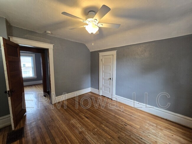 Building Photo - 511 S Frederick Ave