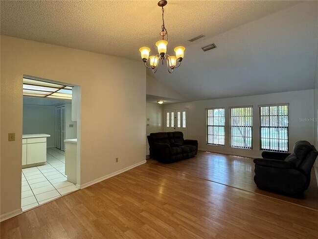 Building Photo - 3005 Starmount Dr
