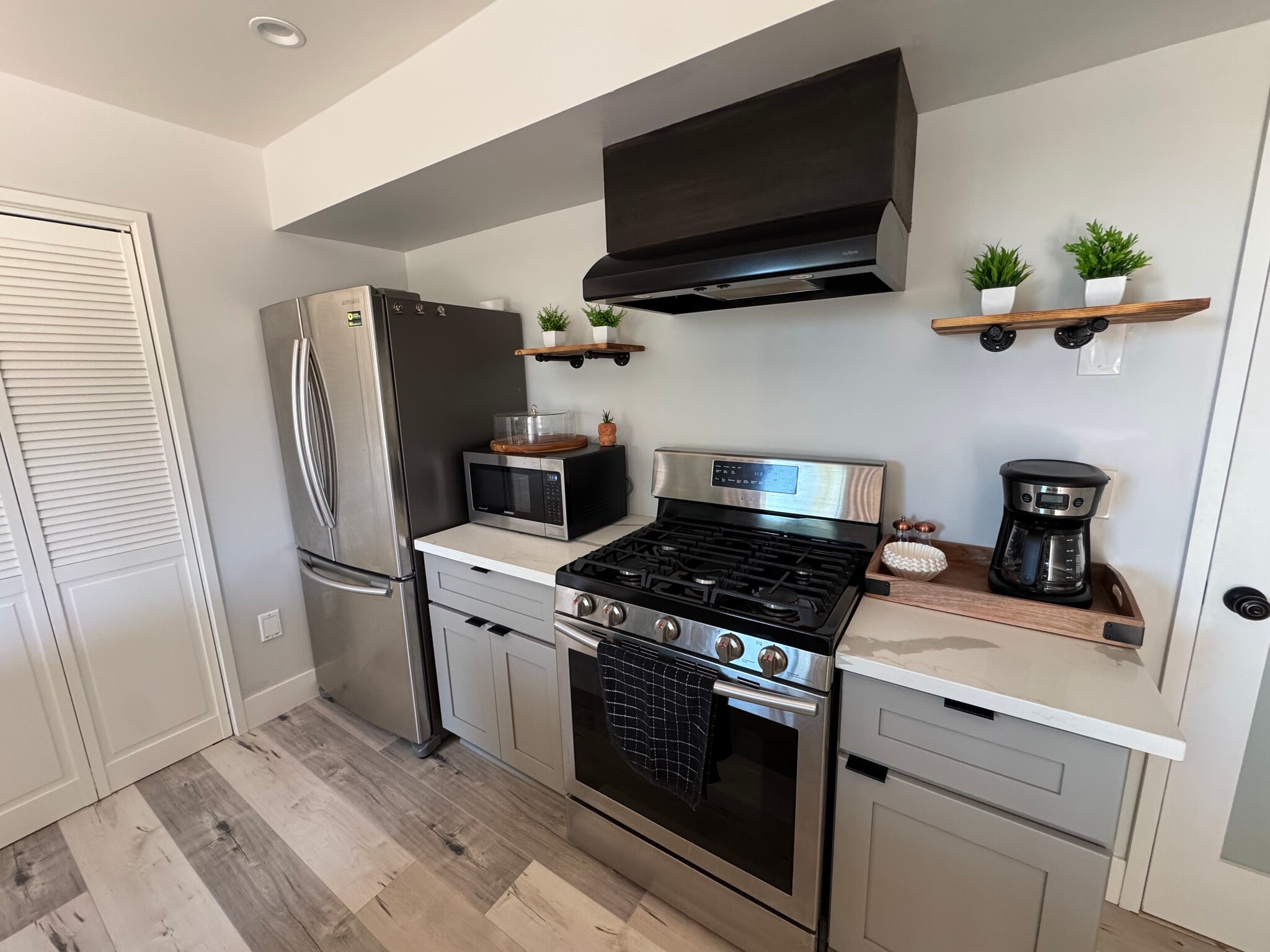 Building Photo - 22120 Rolling Ridge Dr