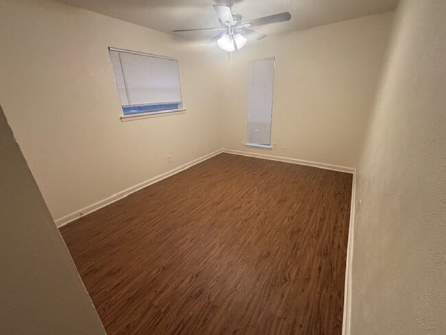 Building Photo - Cute little duplex in Hurst off of Pipeline and Bellaire