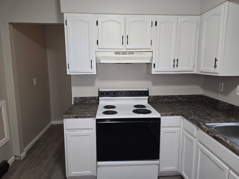 Building Photo - 3047 Simpson Rd