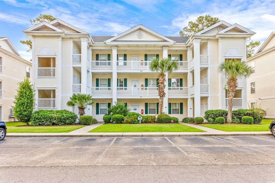 Building Photo - 612 River Oaks Dr