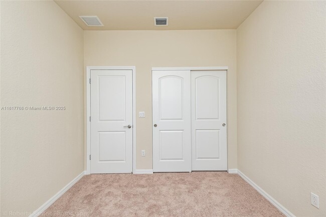 Building Photo - 1040 Eucalyptus Dr